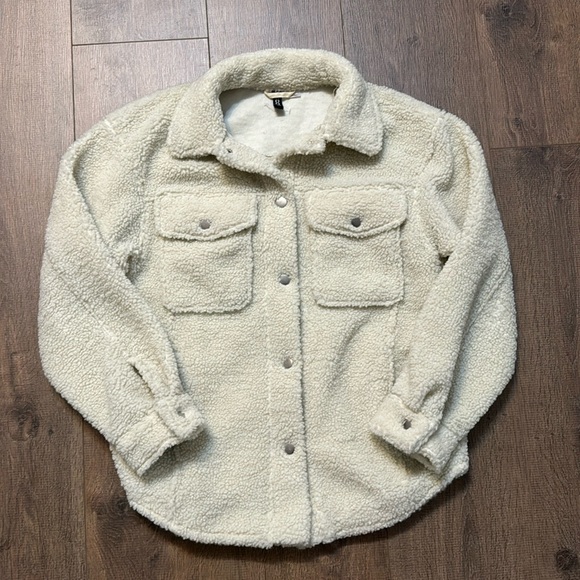 H&M Teddy Jacket - Picture 1 of 8